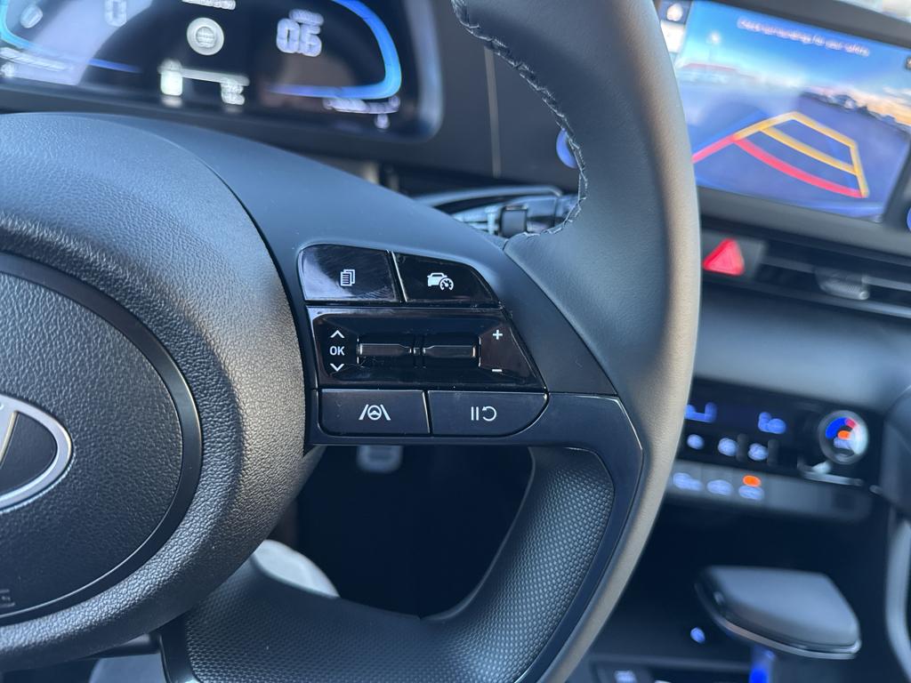 2025 Hyundai Elantra SEL - Photo 12