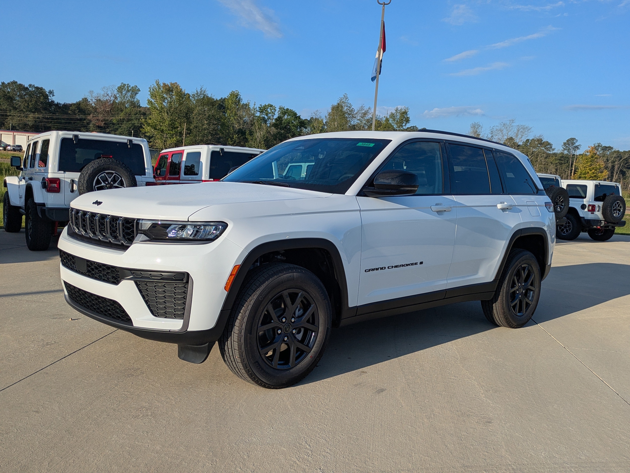 2027 Jeep Grand Cherokee Laredo