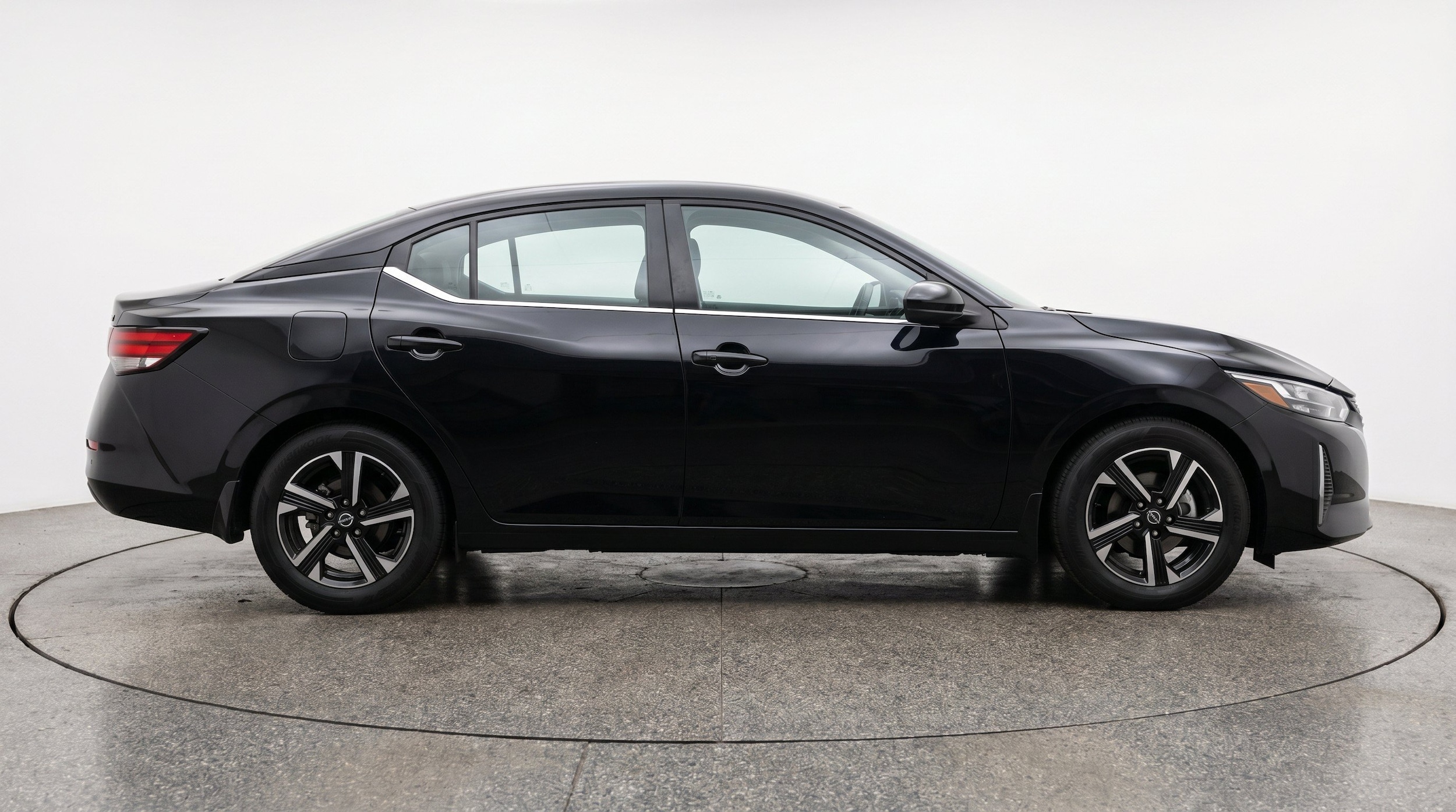 Thumbnail: 2025 Nissan Sentra - 10