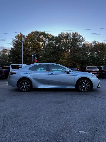 Used 2022 Toyota Camry SE Sedan