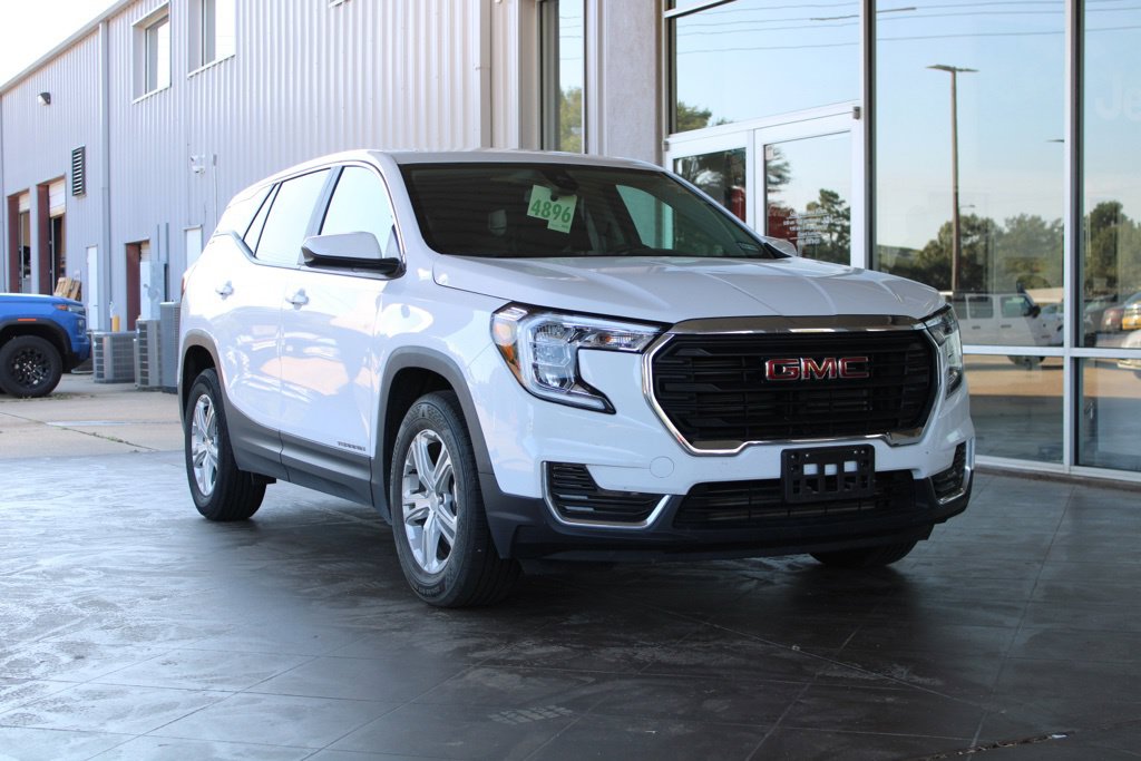 Used 2024 GMC Terrain SLE SUV