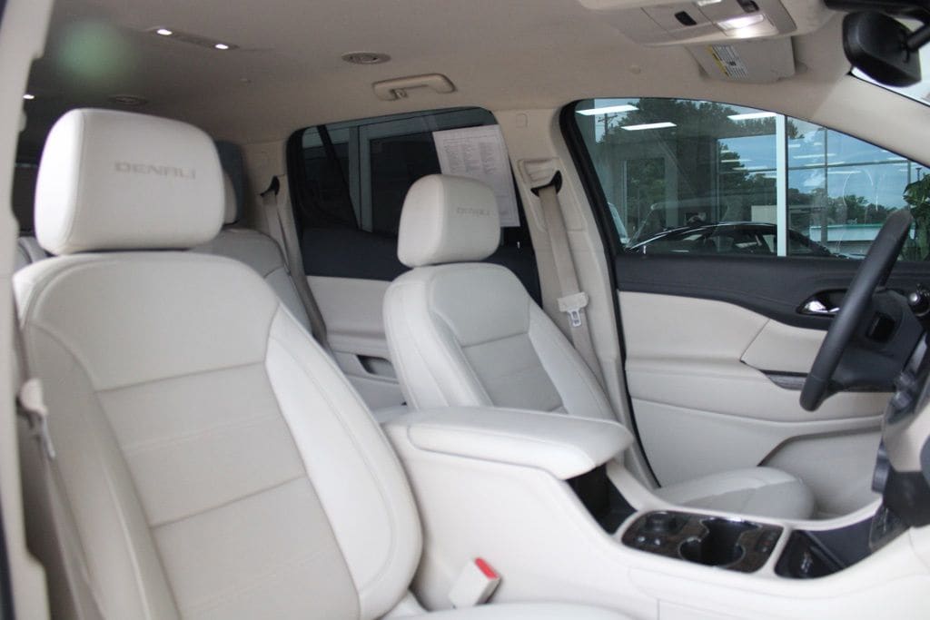 2023 GMC Acadia Denali - Photo 7