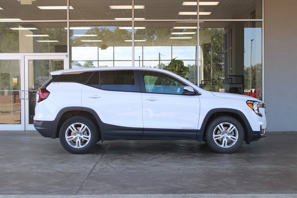 Used 2024 GMC Terrain SLE SUV