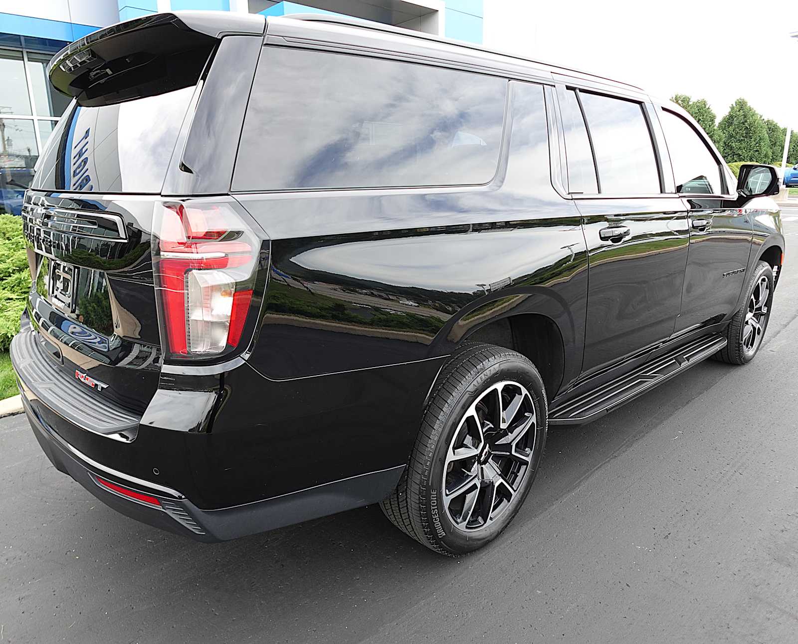 Used 2024 Chevrolet Suburban RST SUV