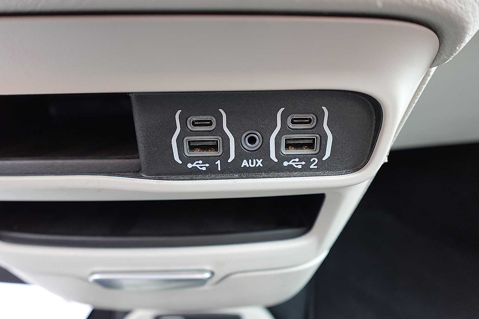 2024 Chrysler Pacifica Touring L - Photo 19