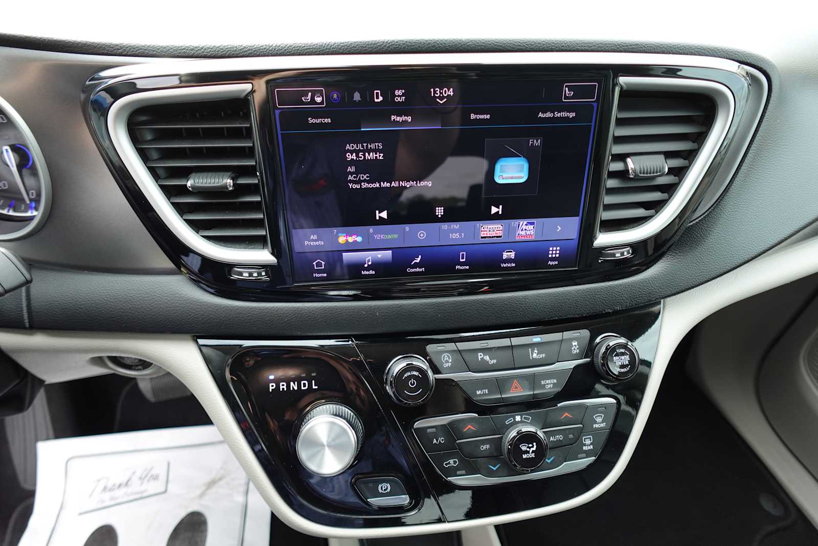 2024 Chrysler Pacifica Touring L - Photo 17
