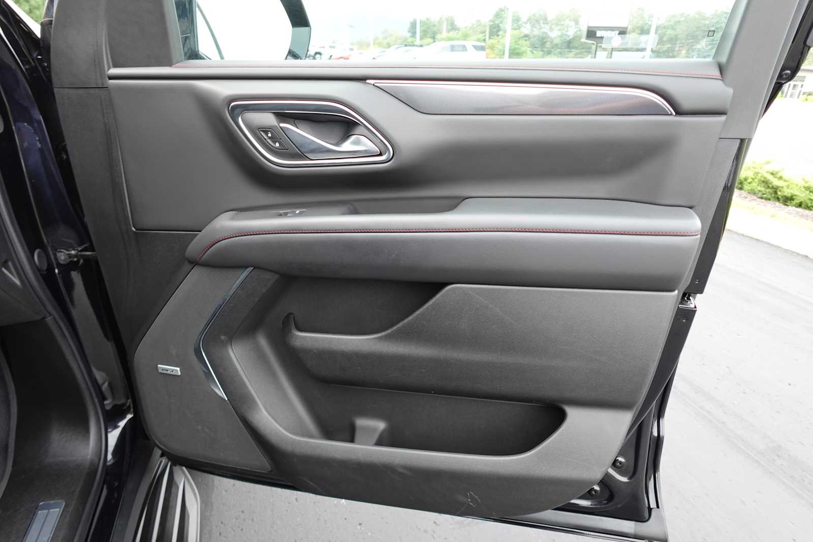 2024 Chevrolet Suburban RST - Photo 31