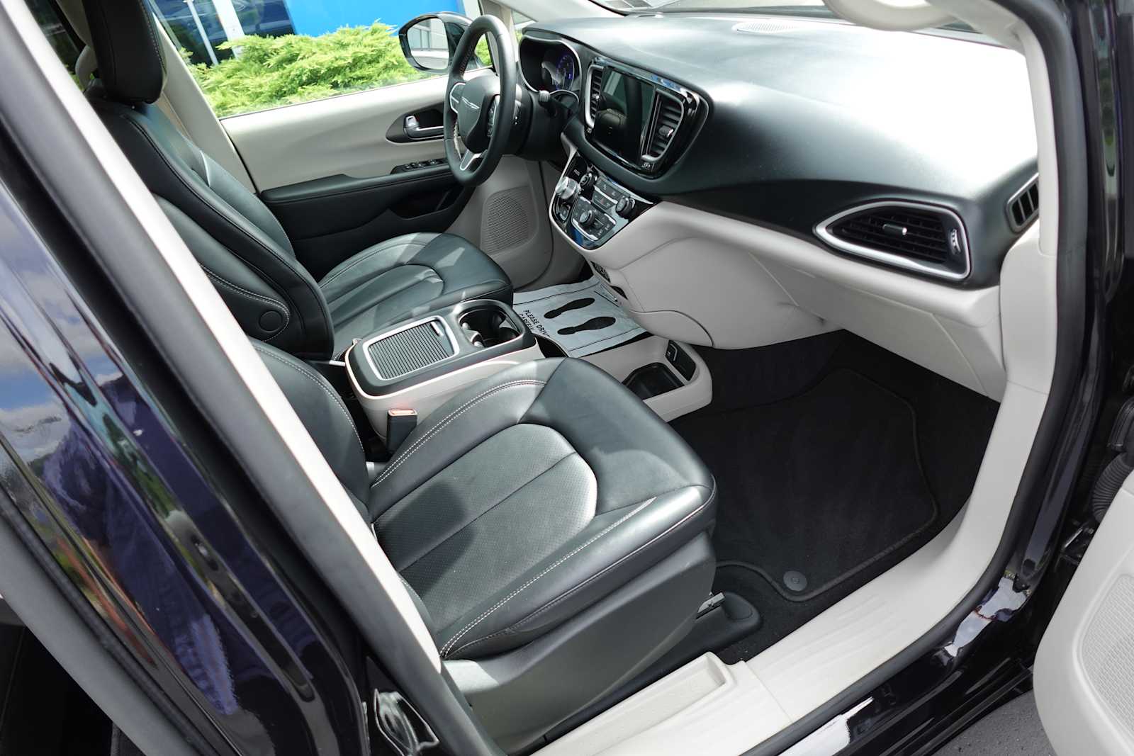 2024 Chrysler Pacifica Touring L - Photo 30