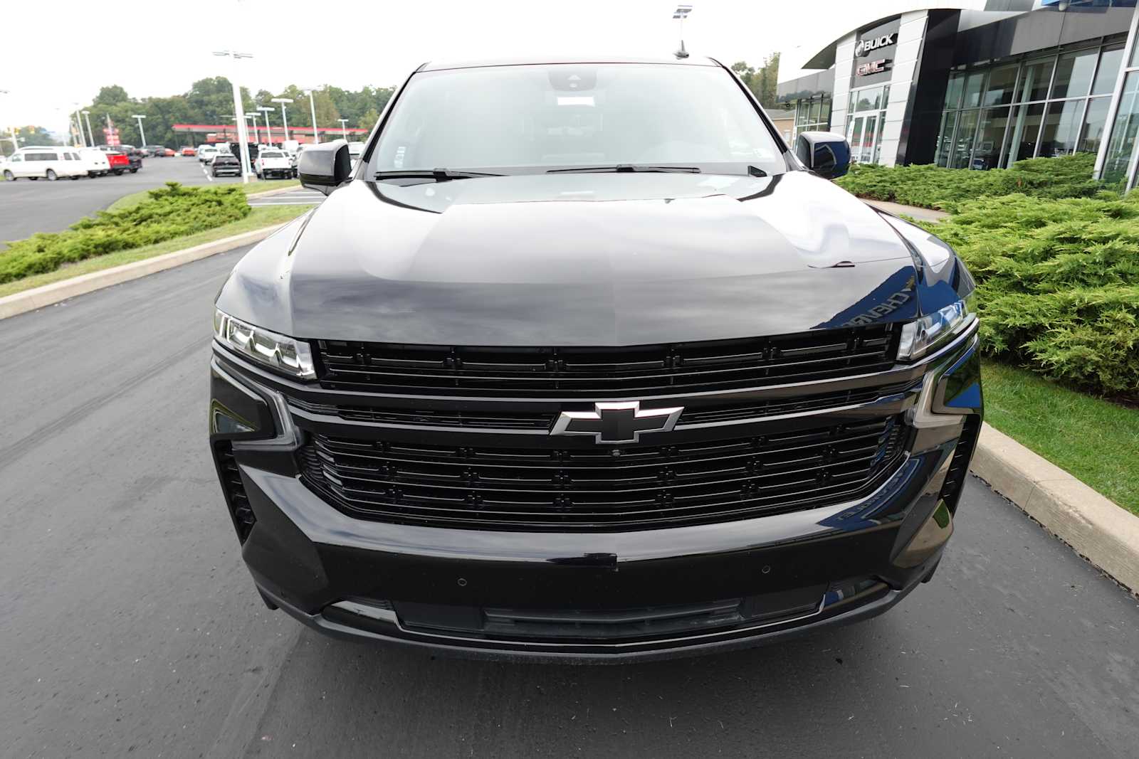 2024 Chevrolet Suburban RST - Photo 8