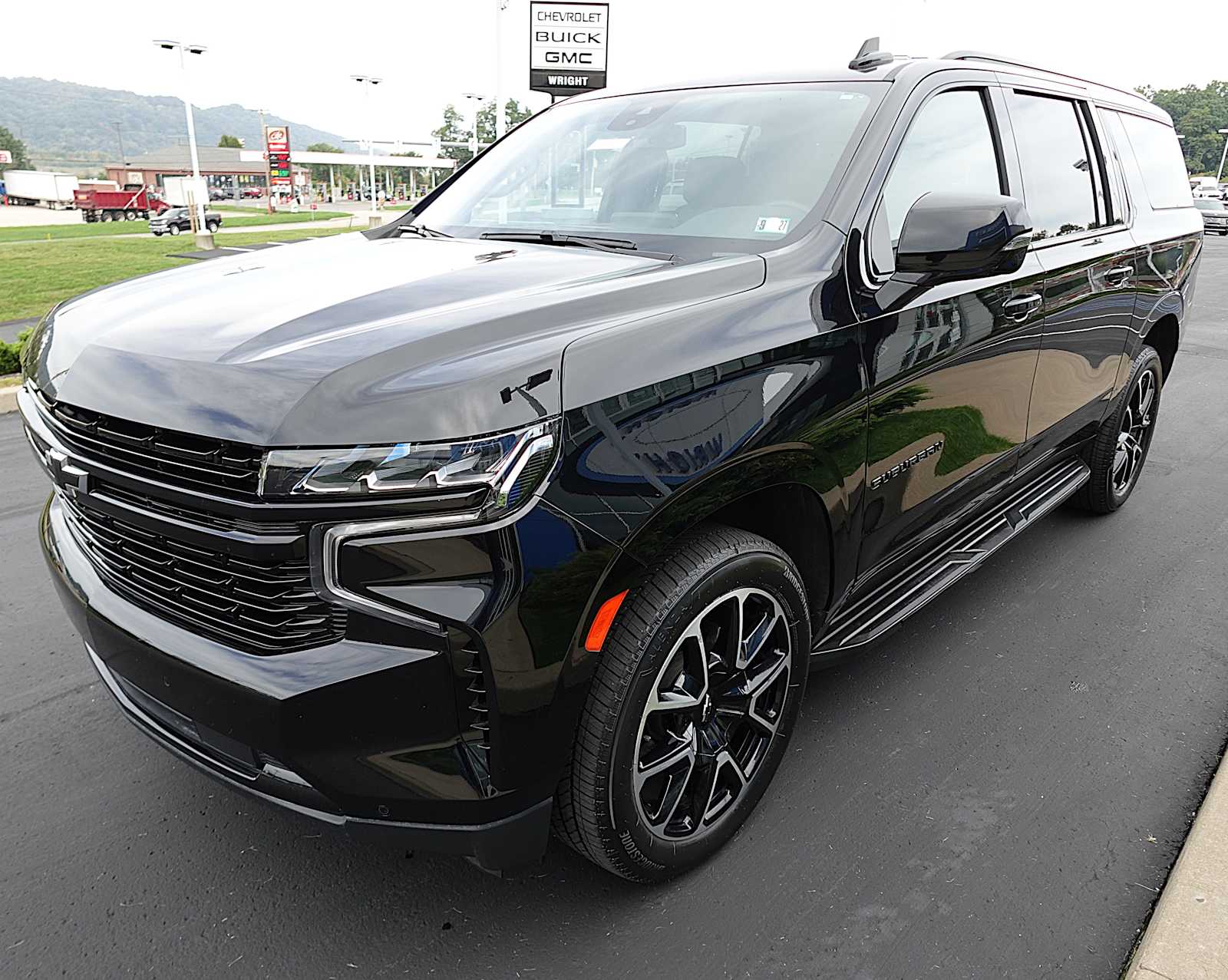 2024 Chevrolet Suburban RST - Photo 7