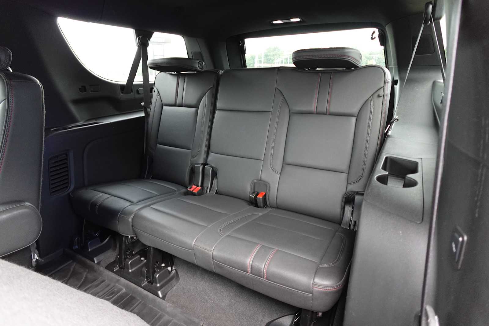2024 Chevrolet Suburban RST - Photo 29