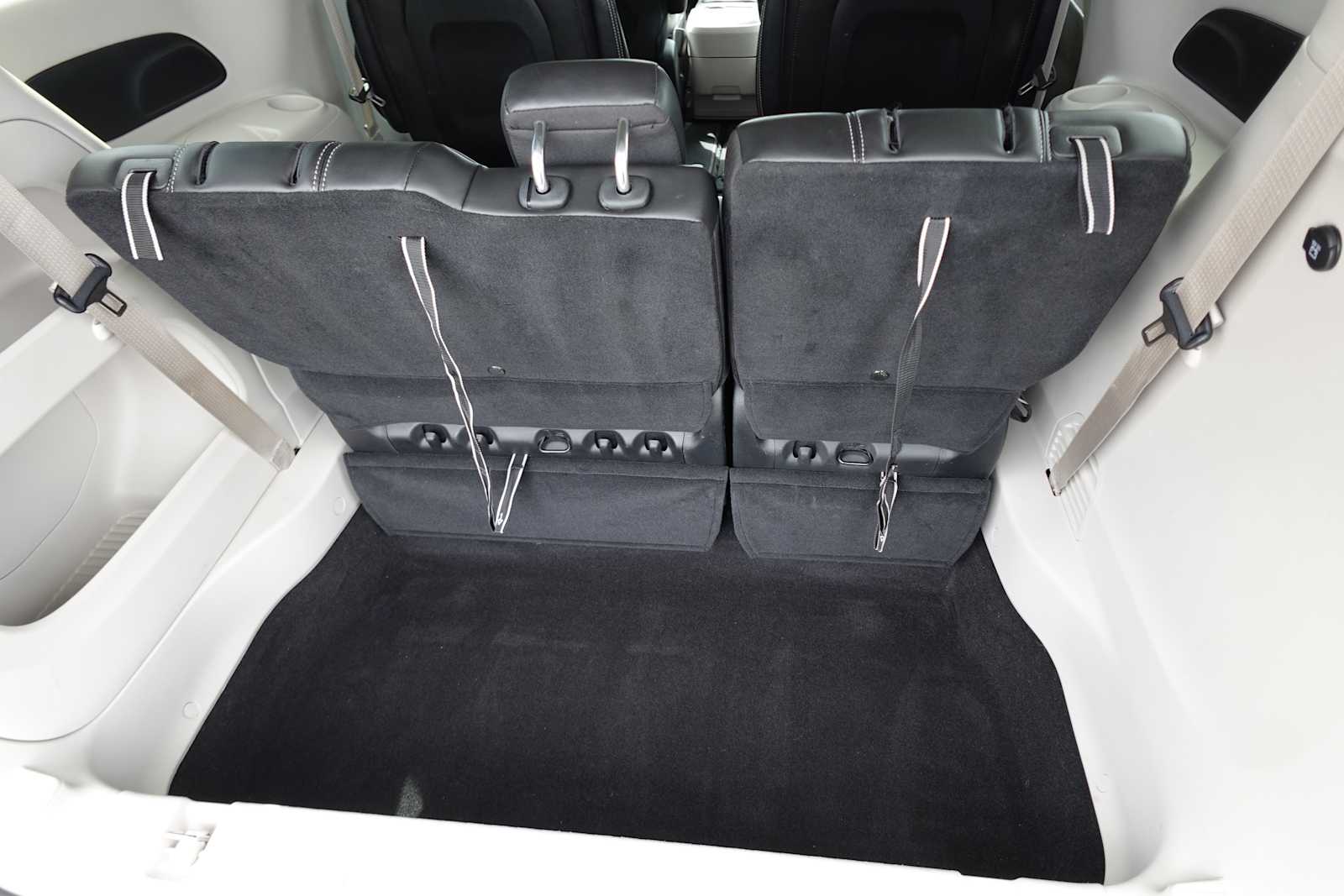 2024 Chrysler Pacifica Touring L - Photo 28