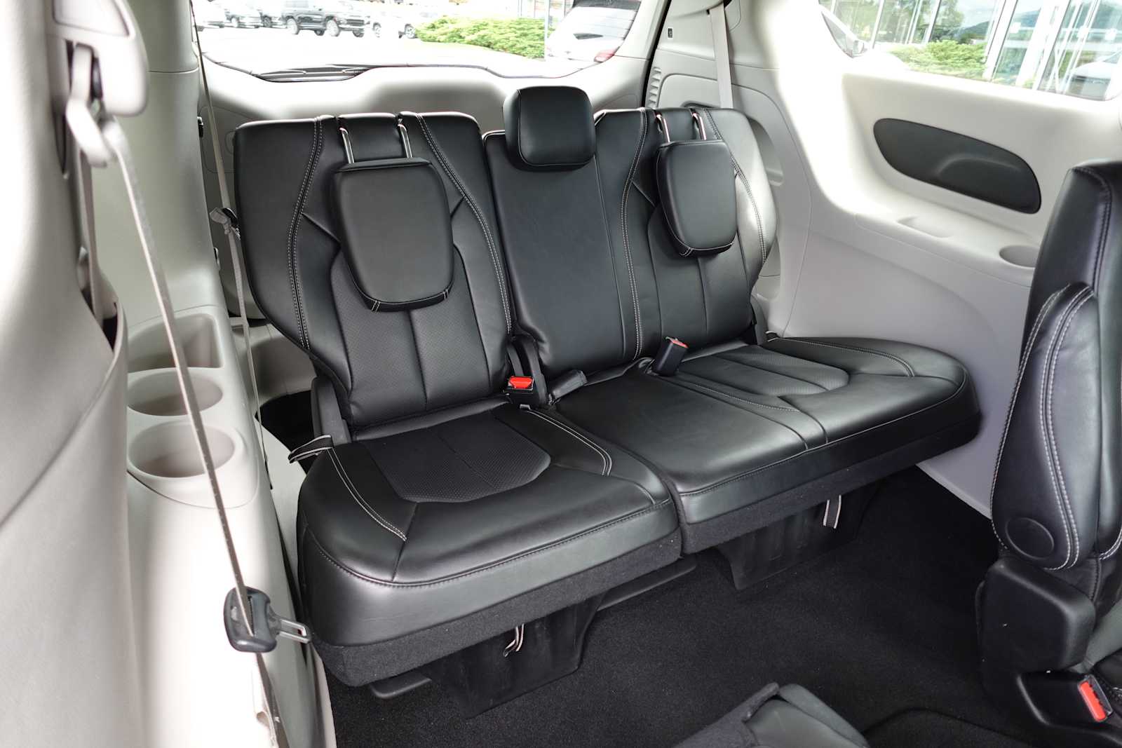 2024 Chrysler Pacifica Touring L - Photo 27
