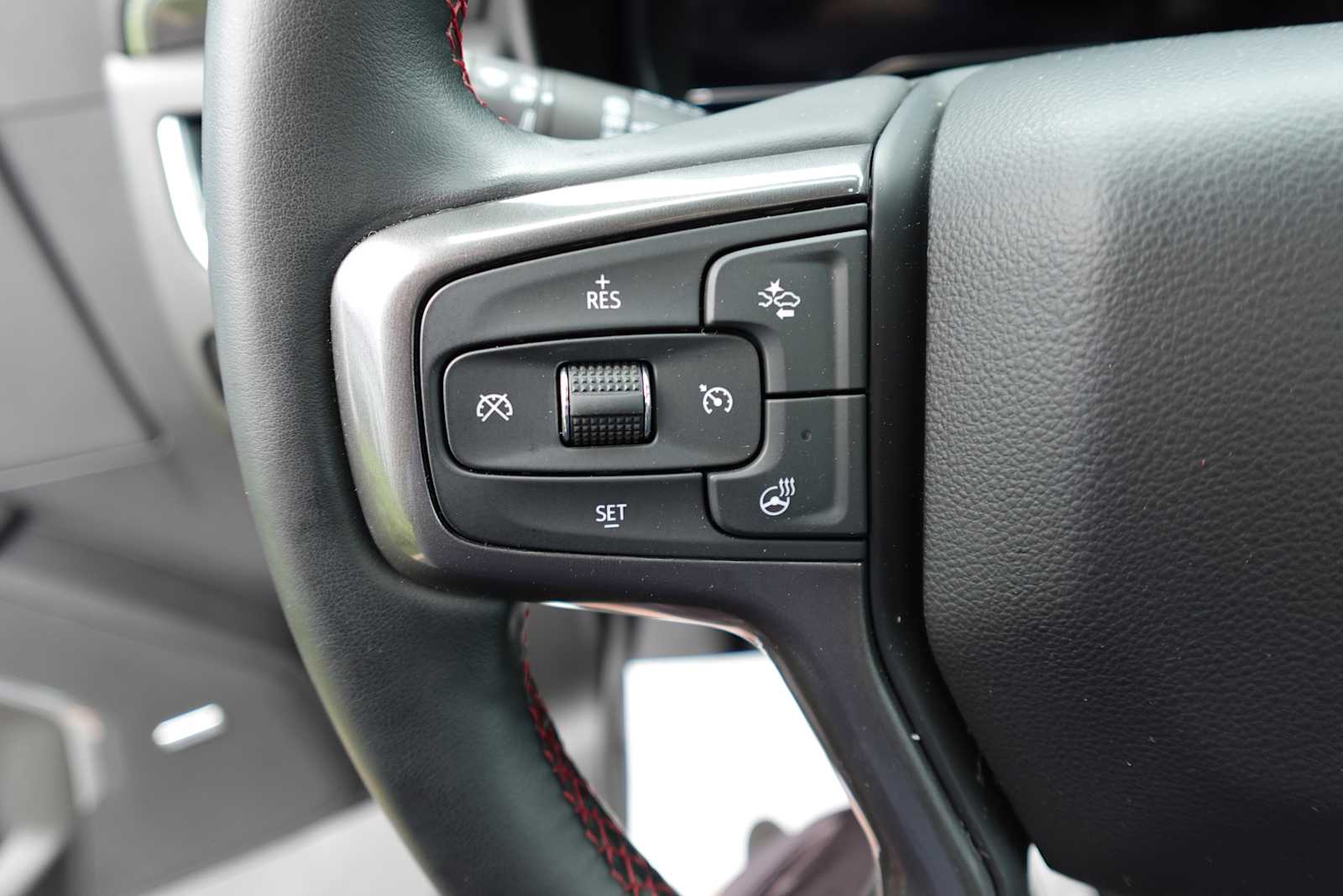 2024 Chevrolet Suburban RST - Photo 17
