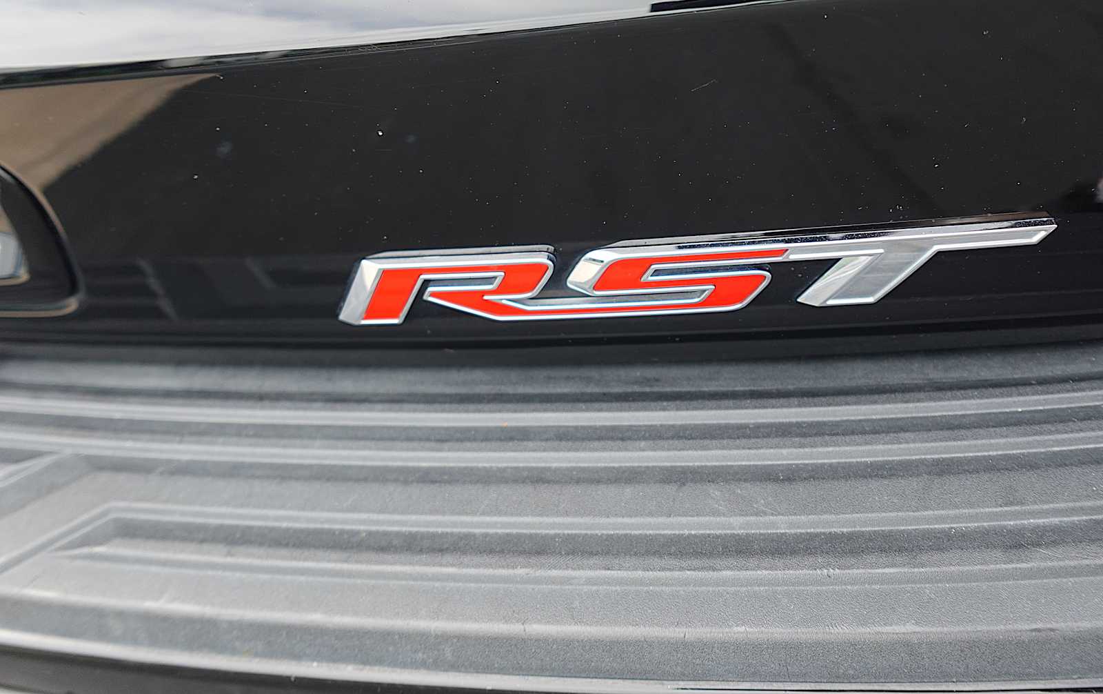 2024 Chevrolet Suburban RST - Photo 10