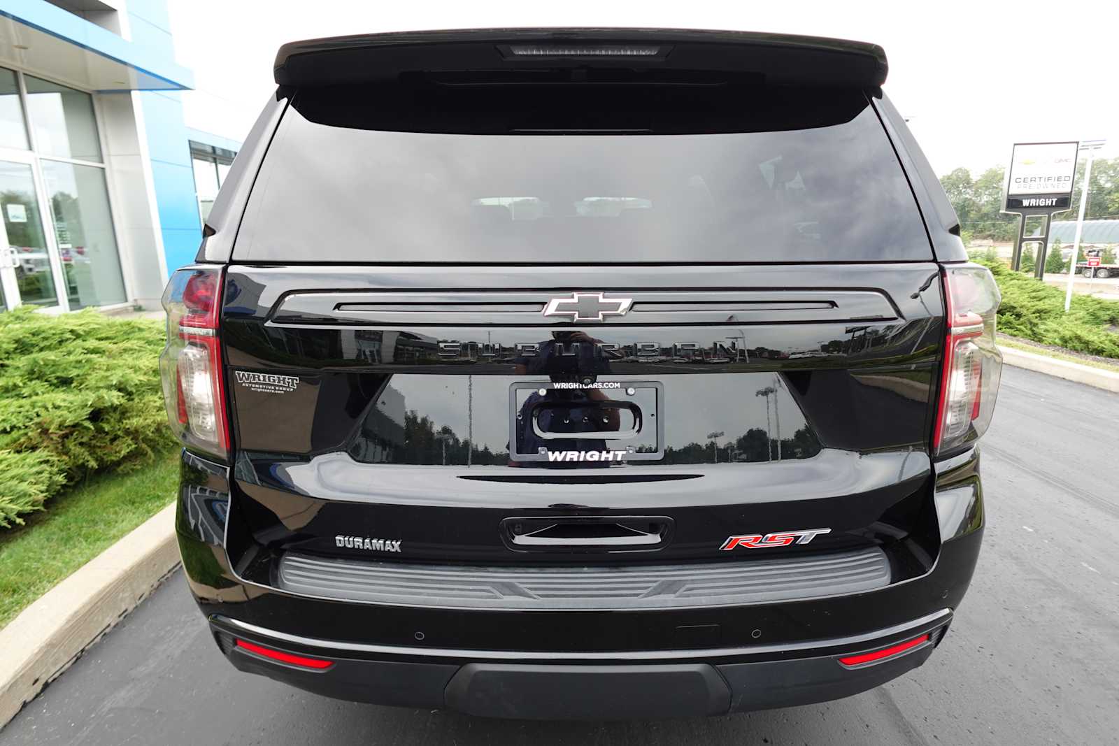 2024 Chevrolet Suburban RST - Photo 6