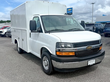 2025 Chevrolet Express Cutaway 3500 1WT Cutaway Van