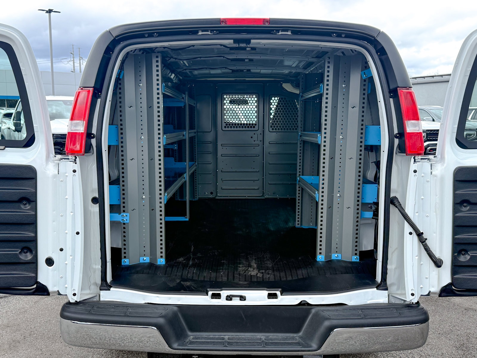 2025 Chevrolet Express Cargo Work Van - Photo 18