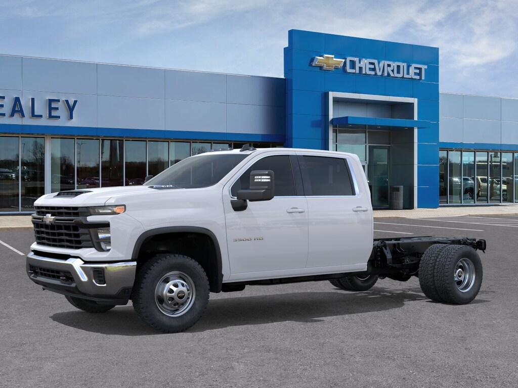 New 2026 Chevrolet Silverado 3500 HD Chassis Cab Work Truck Truck Crew Cab