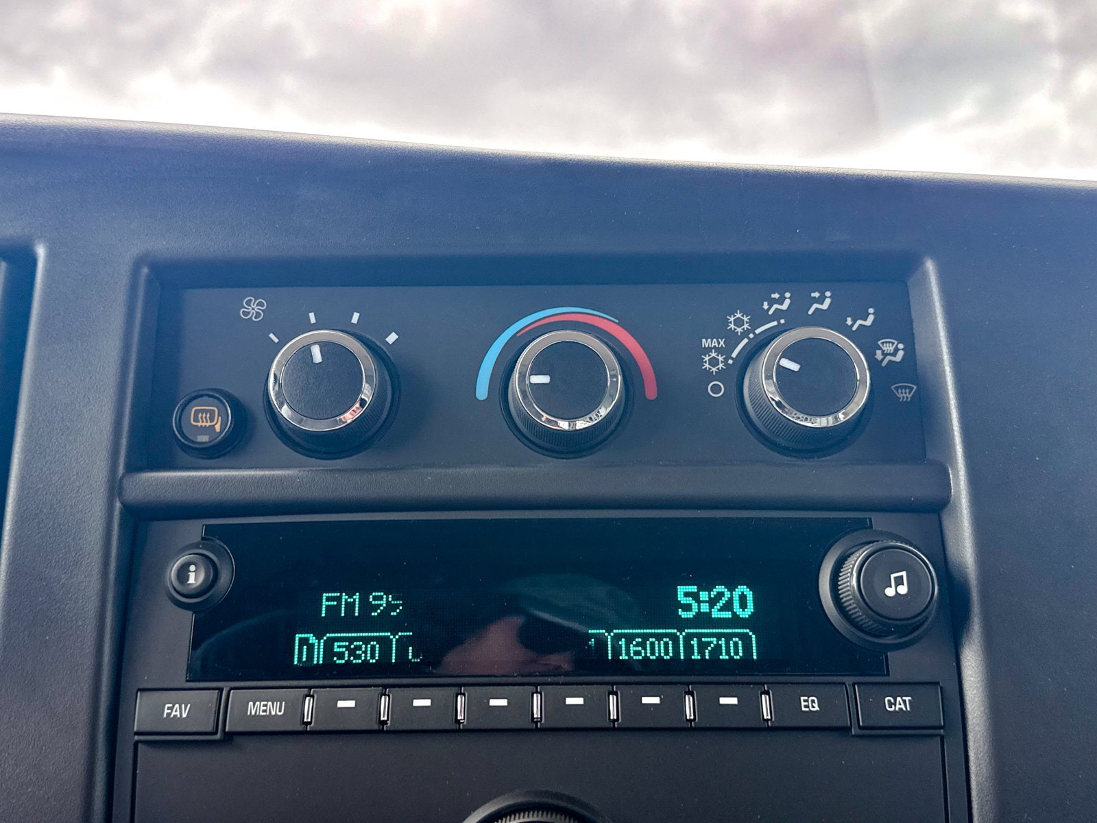2025 Chevrolet Express Cargo Work Van - Photo 41