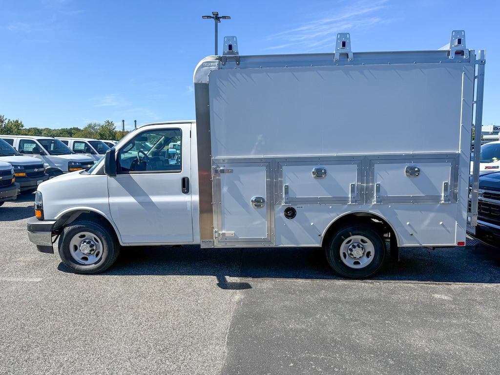 New 2026 Chevrolet Express Cutaway 3500 1WT Cutaway Van