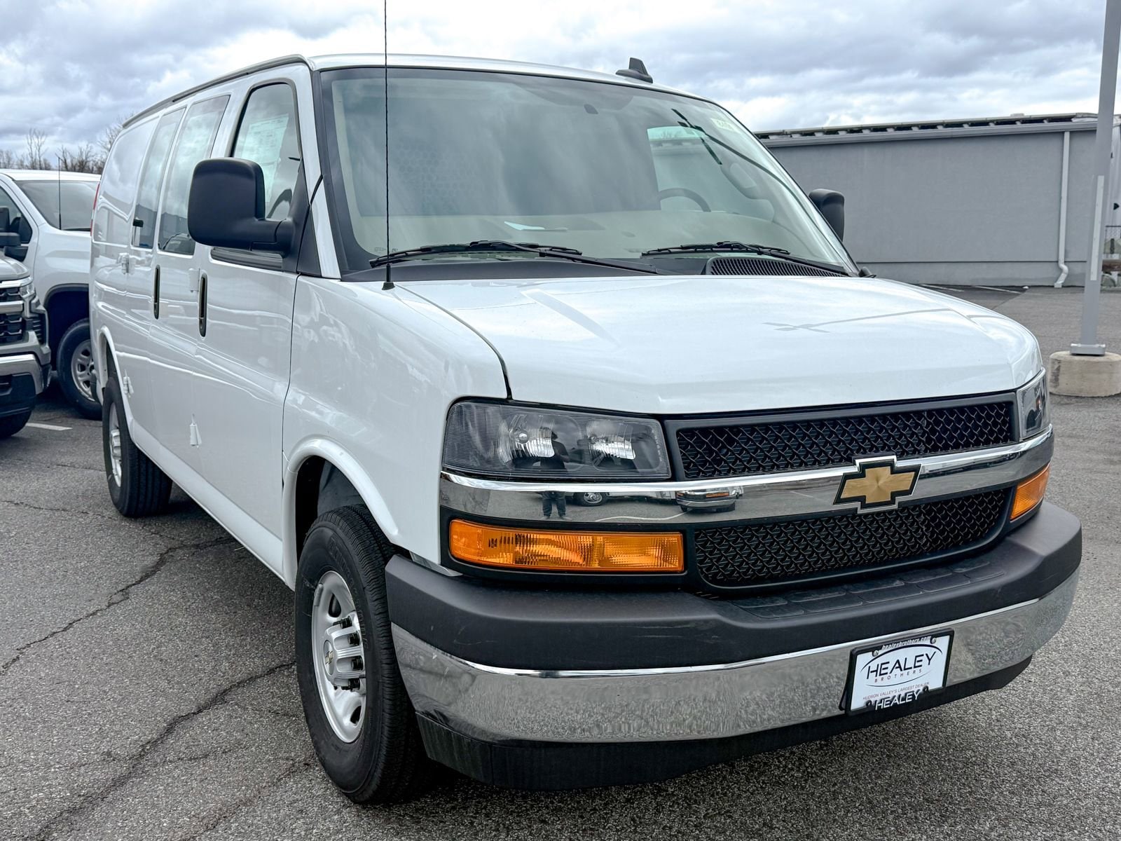 2025 Chevrolet Express Cargo