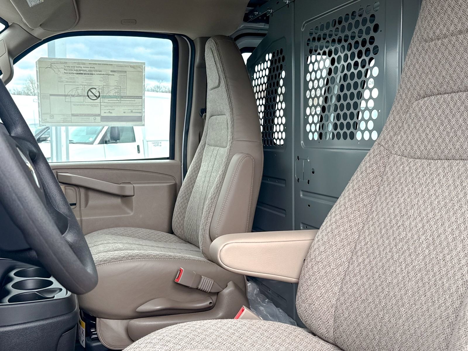 2025 Chevrolet Express Cargo Work Van - Photo 36