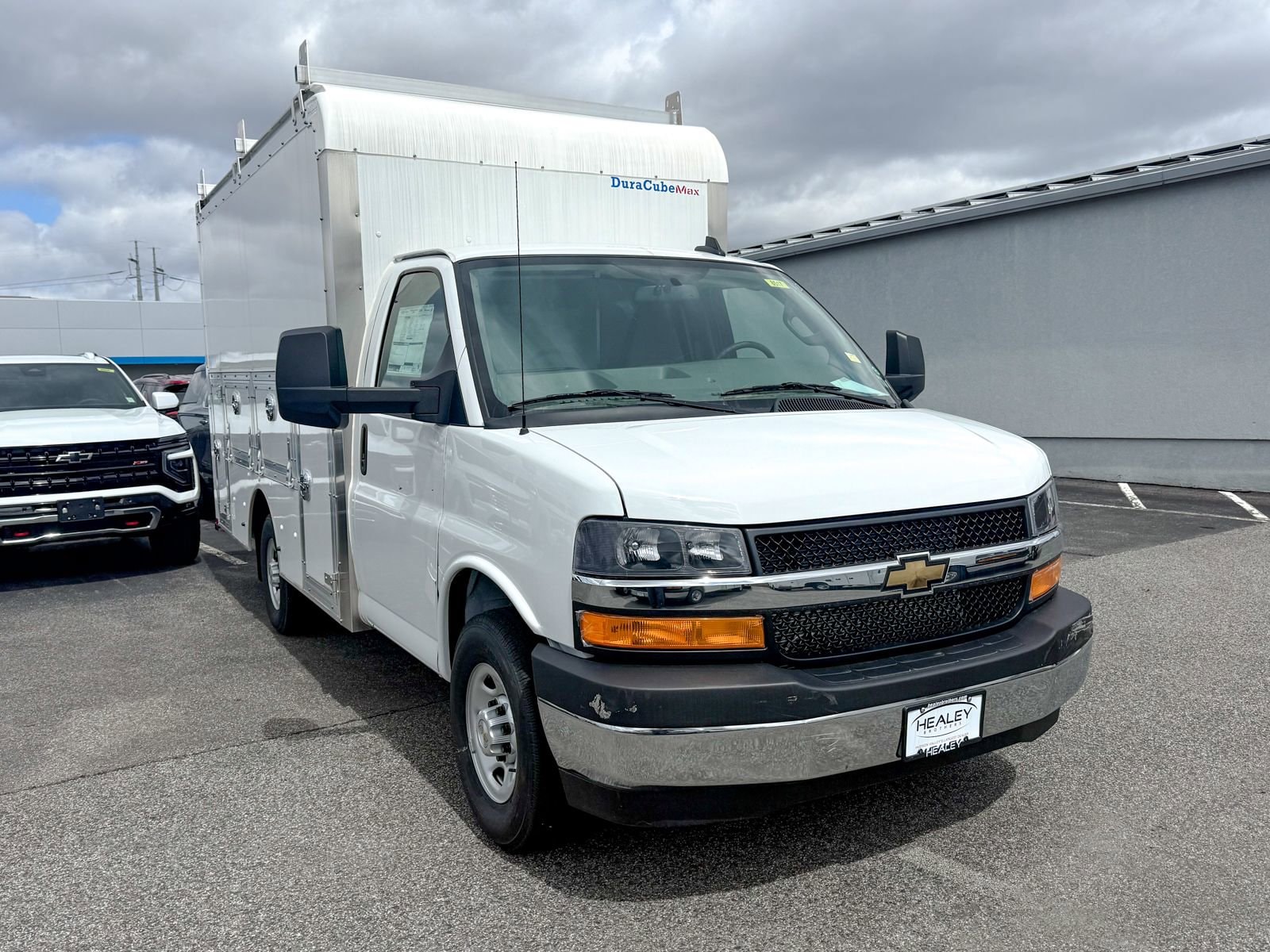 2025 Chevrolet Express Cutaway