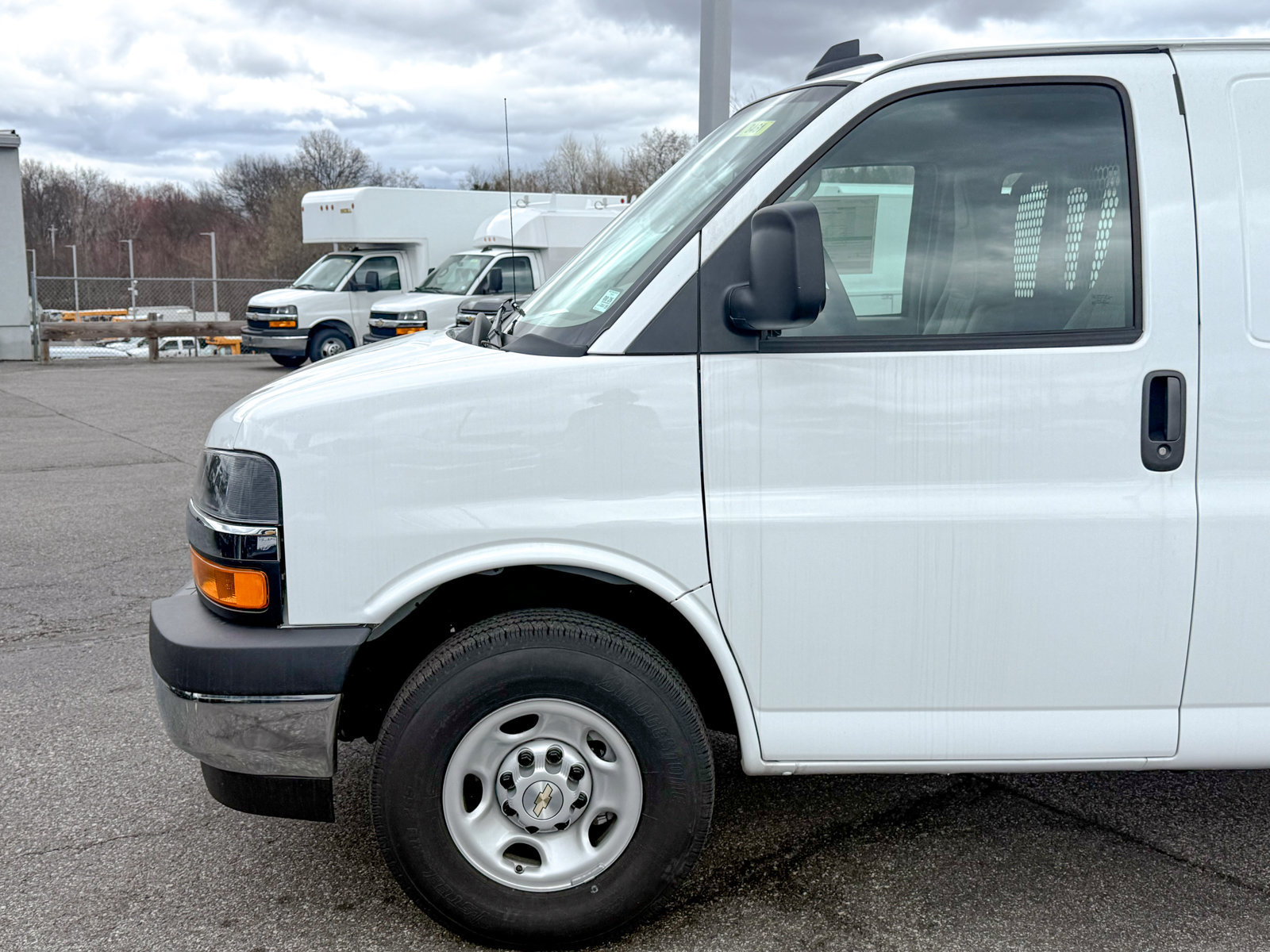 2025 Chevrolet Express Cargo Work Van - Photo 12