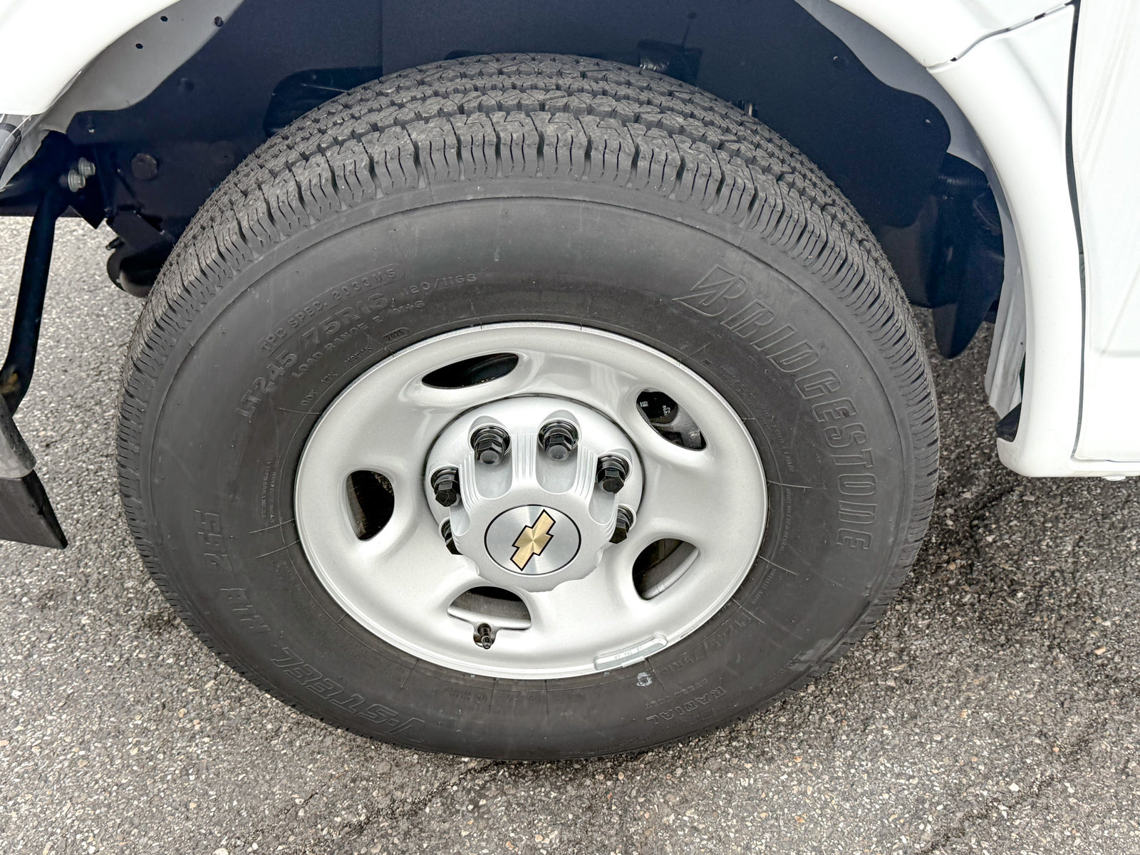 2025 Chevrolet Express Cargo Work Van - Photo 14