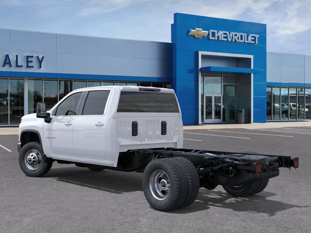 New 2026 Chevrolet Silverado 3500 HD Chassis Cab Work Truck Truck Crew Cab