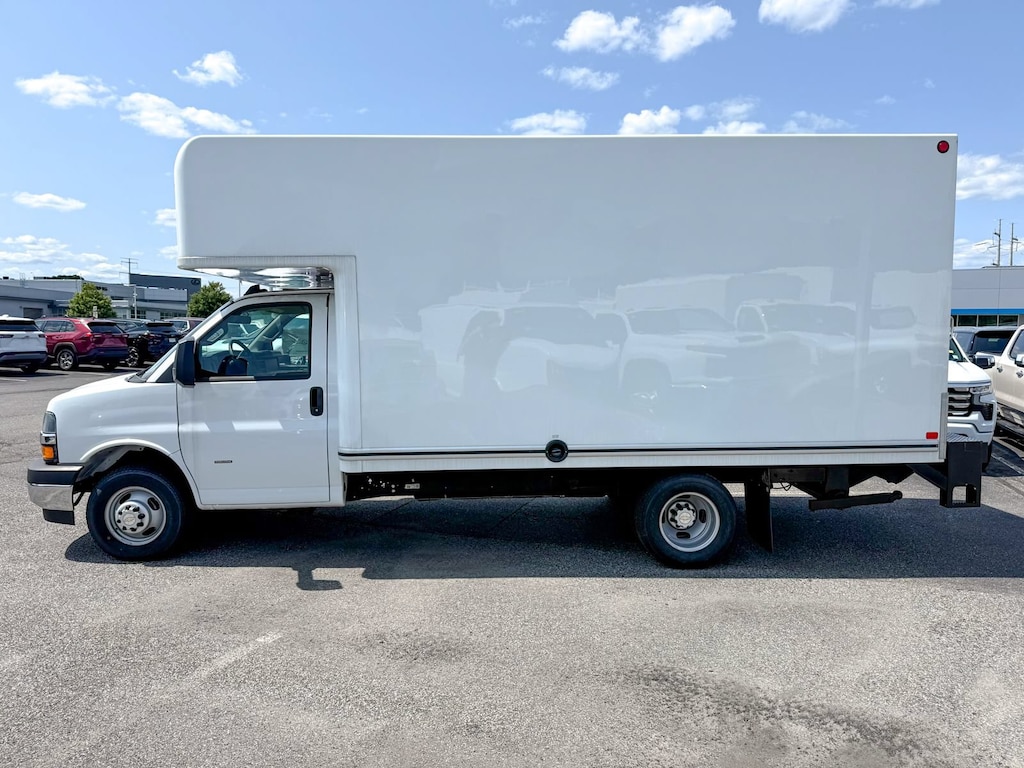 New 2025 Chevrolet Express Cutaway 3500 1WT Cutaway Van