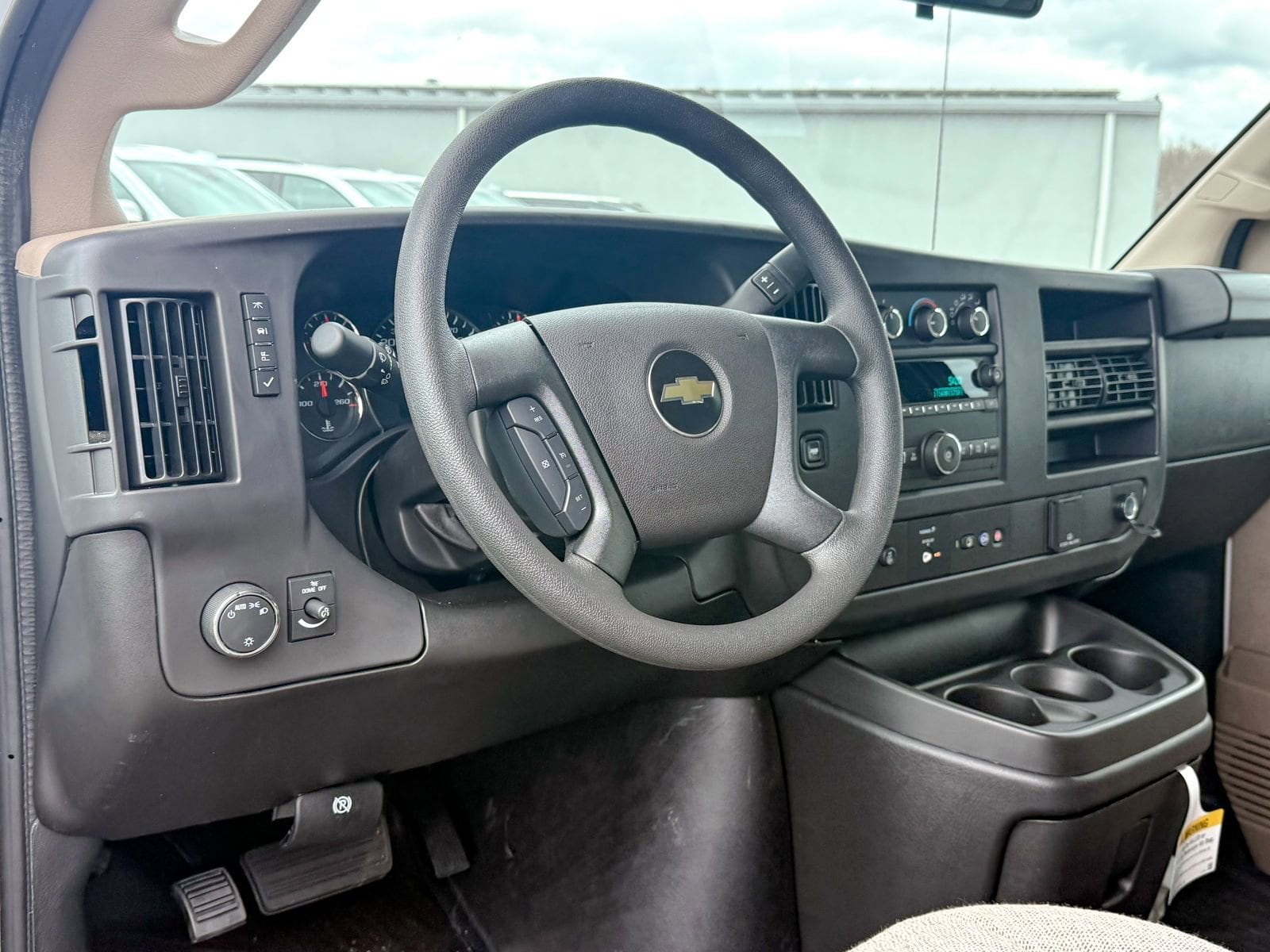 2025 Chevrolet Express Cargo Work Van - Photo 28