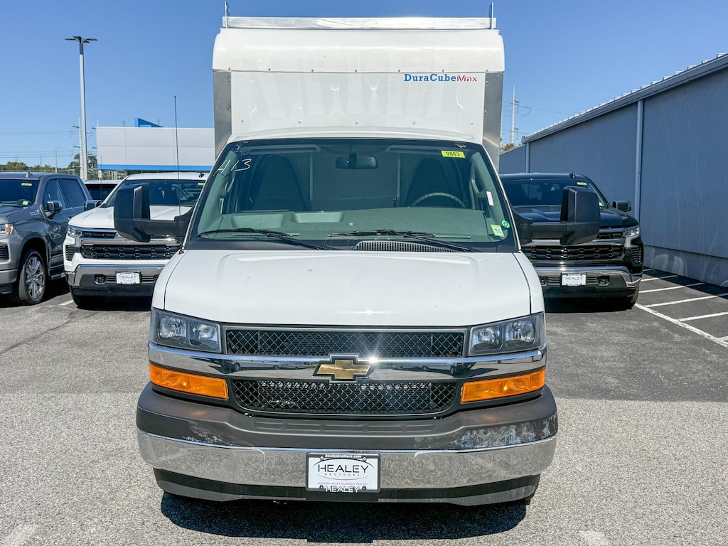 New 2026 Chevrolet Express Cutaway 3500 1WT Cutaway Van
