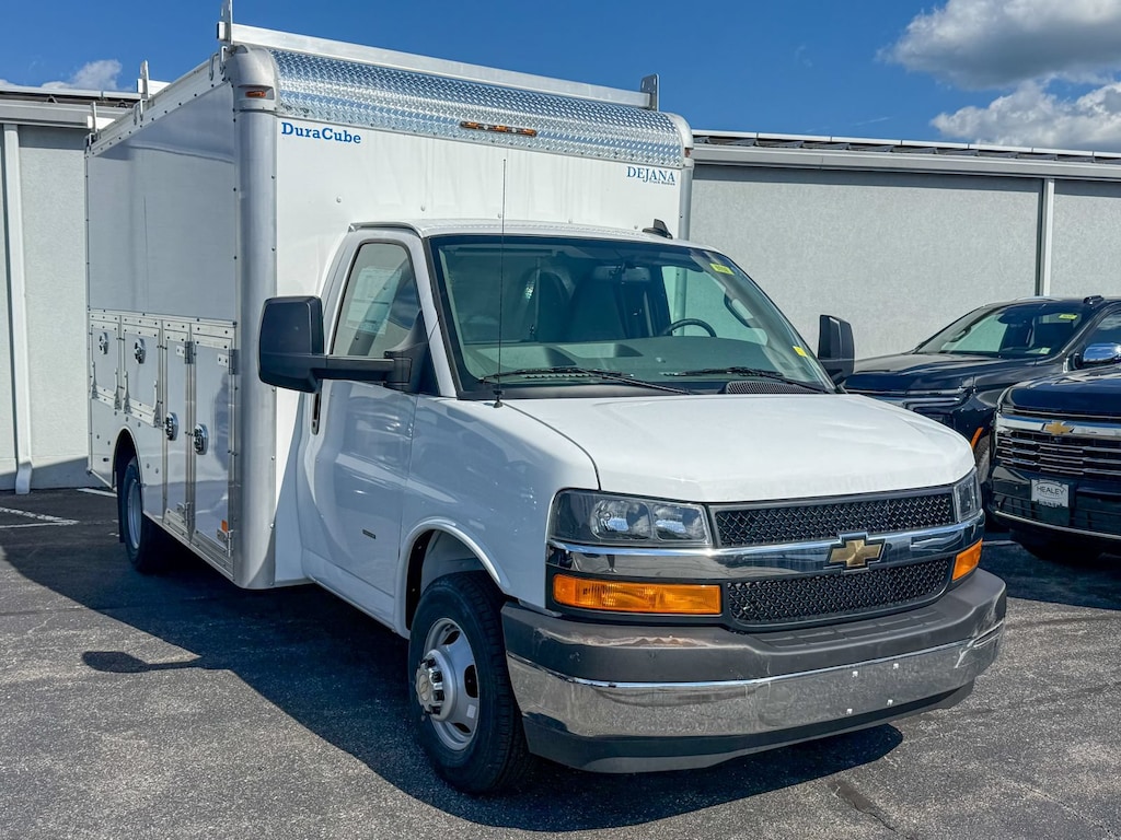 New 2026 Chevrolet Express Cutaway 3500 1WT Cutaway Van