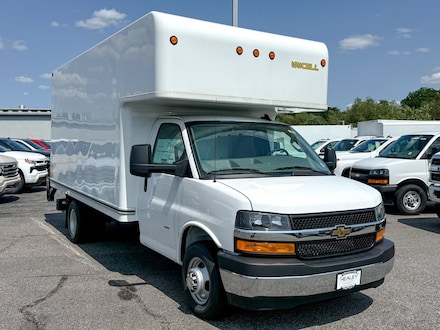 2025 Chevrolet Express Cutaway 3500 1WT Cutaway Van