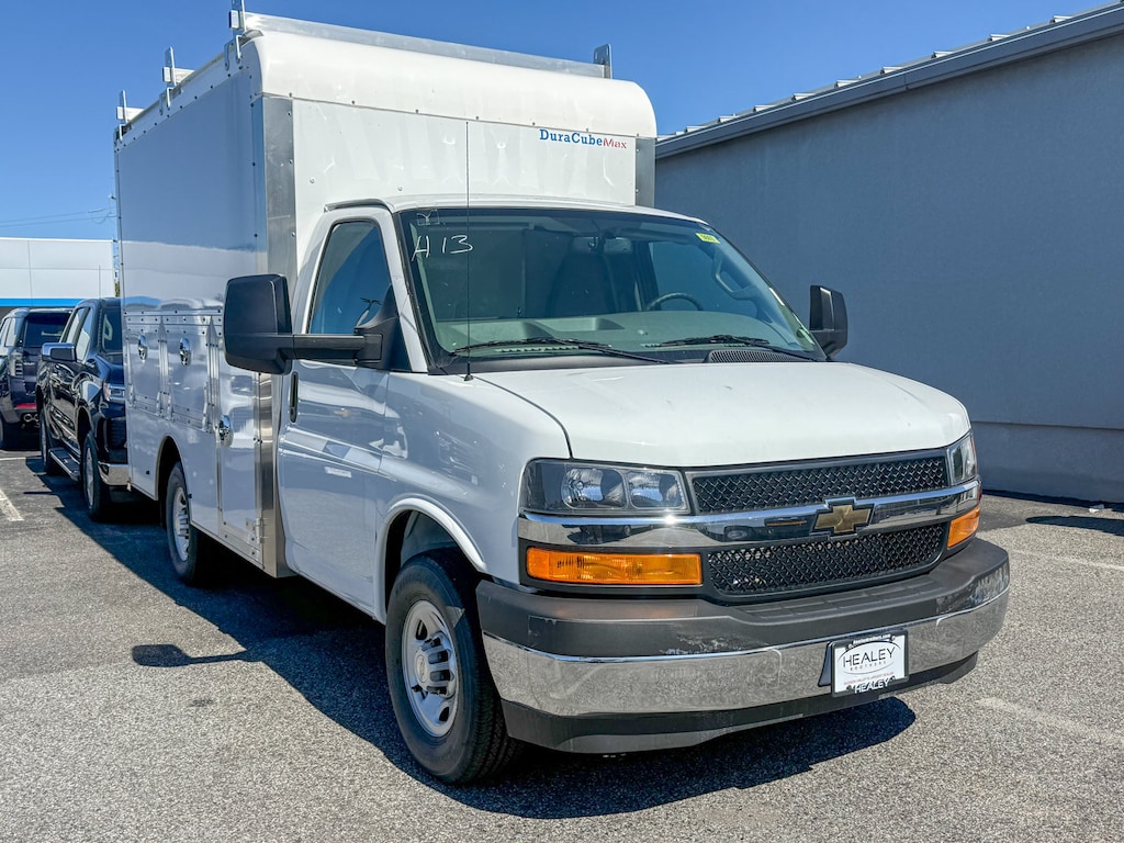 New 2026 Chevrolet Express Cutaway 3500 1WT Cutaway Van