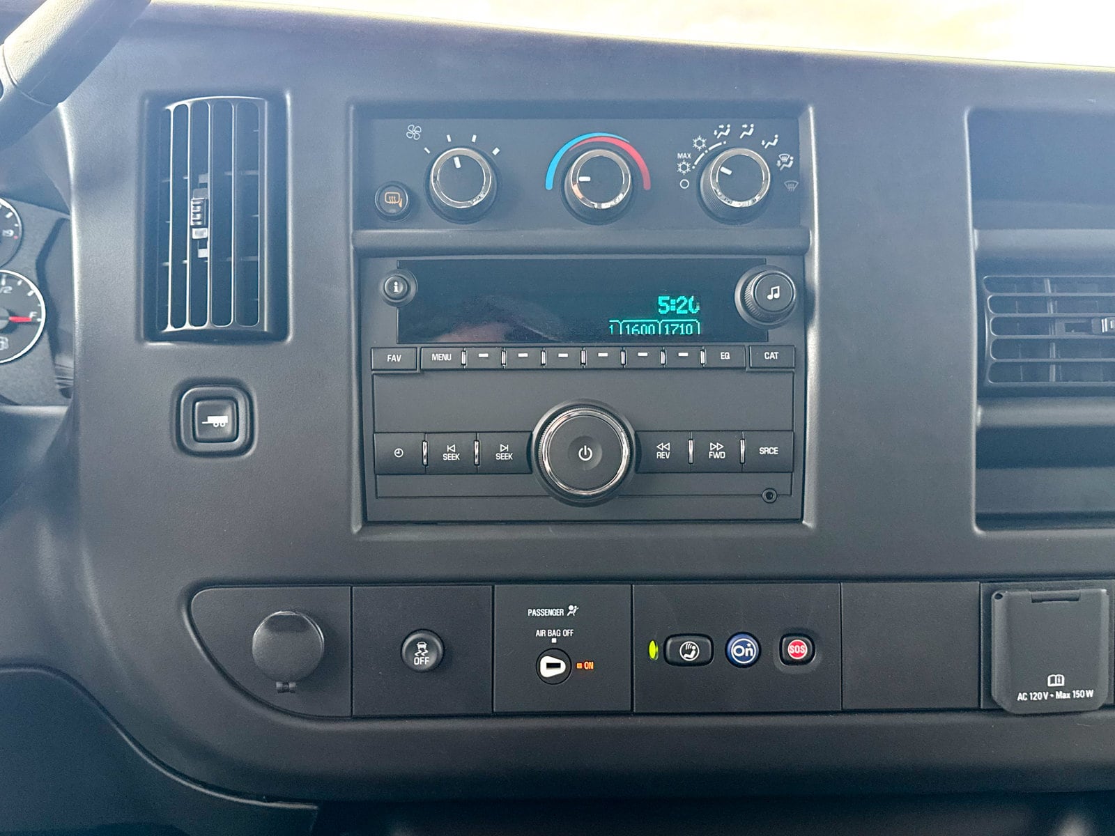 2025 Chevrolet Express Cargo Work Van - Photo 38