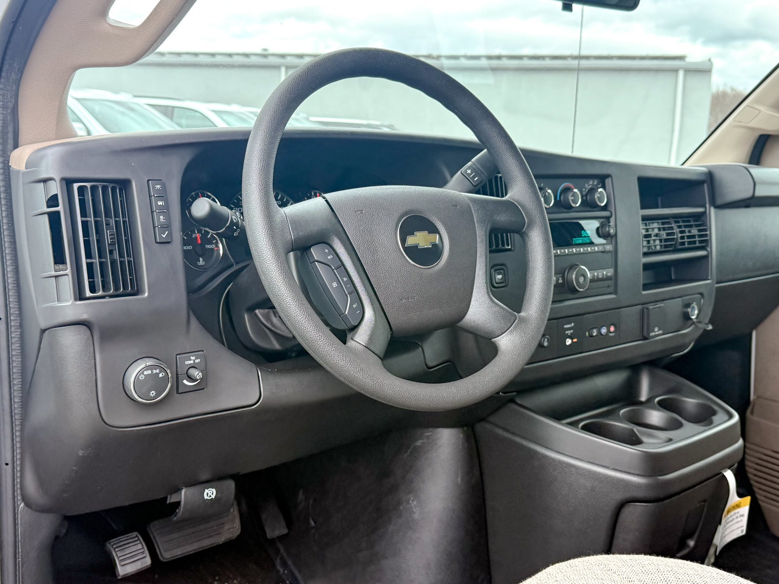 2025 Chevrolet Express Cargo Work Van - Photo 29