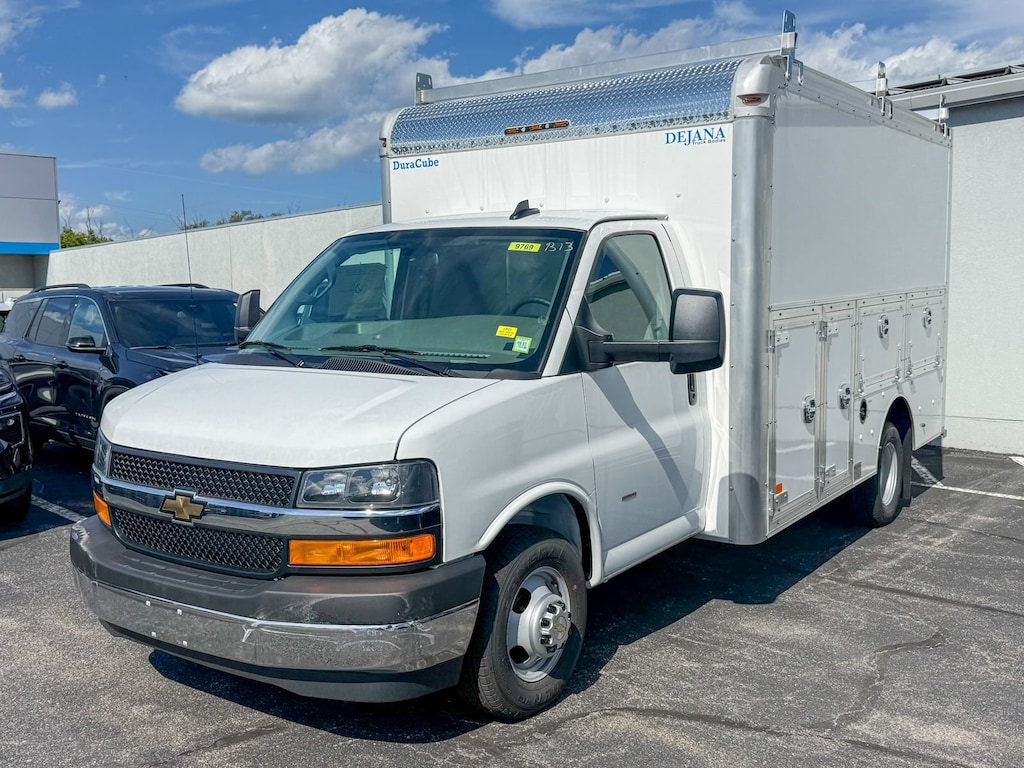 New 2026 Chevrolet Express Cutaway 3500 1WT Cutaway Van