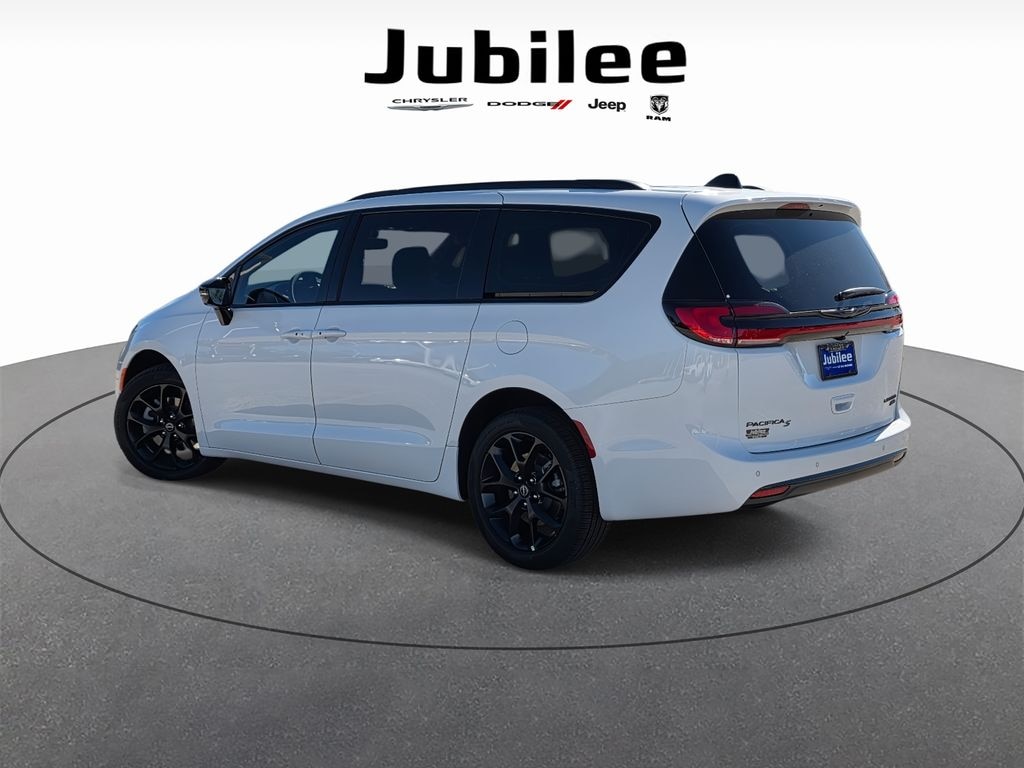 New 2026 Chrysler Pacifica LIMITED AWD Passenger Van
