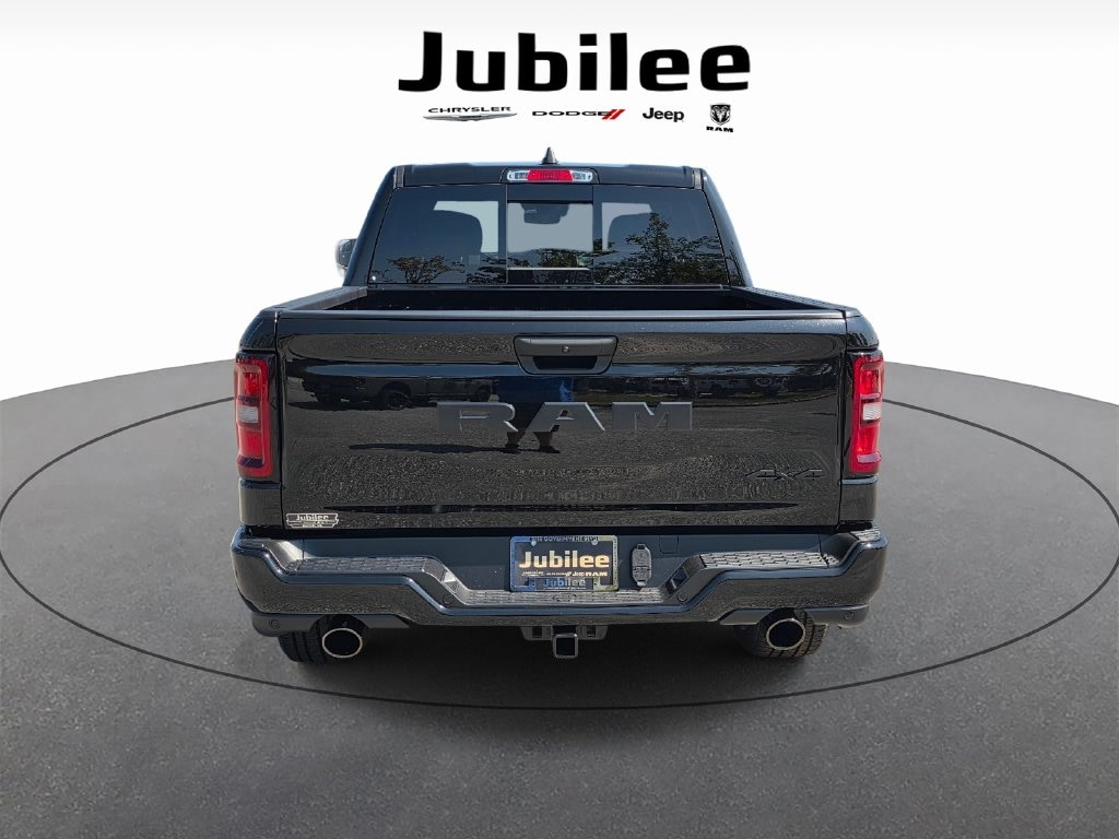 New 2027 Ram 1500 EXPRESS CREW CAB 4X4 5'7 BOX Pickup