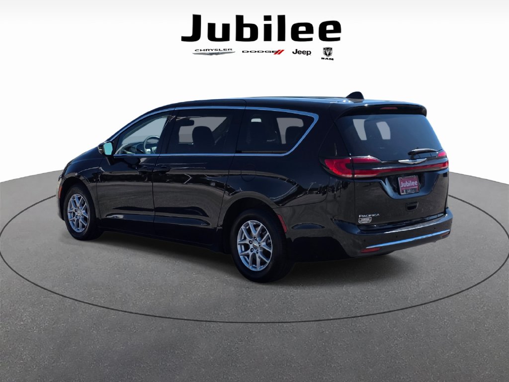 Used 2024 Chrysler Pacifica Touring L Minivan/Van