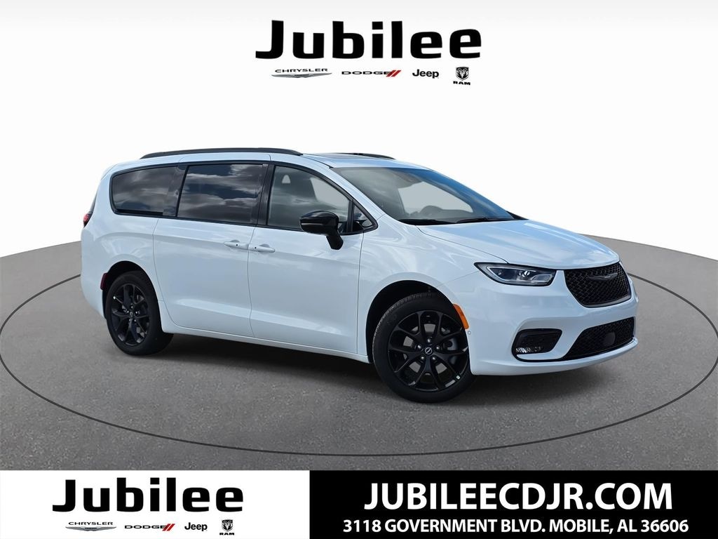 New 2026 Chrysler Pacifica LIMITED AWD Passenger Van