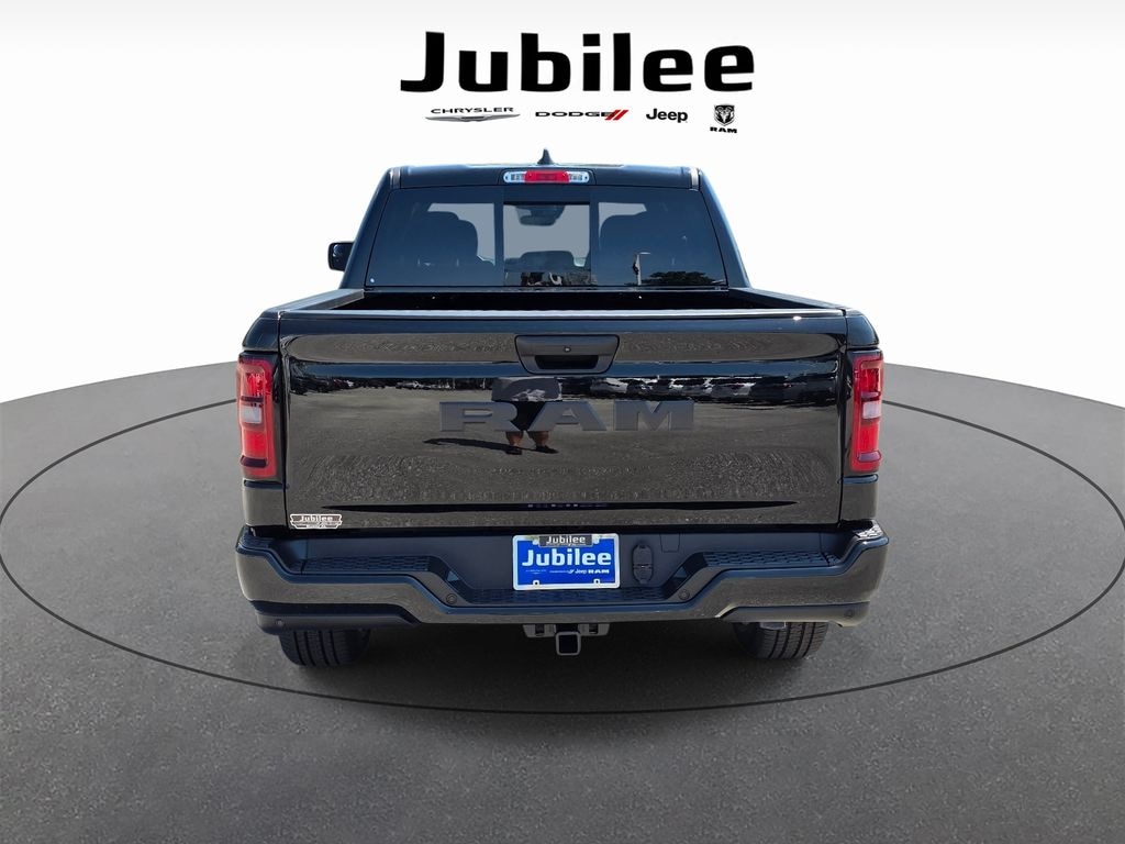New 2026 Ram 1500 EXPRESS CREW CAB 4X2 5'7 BOX Pickup