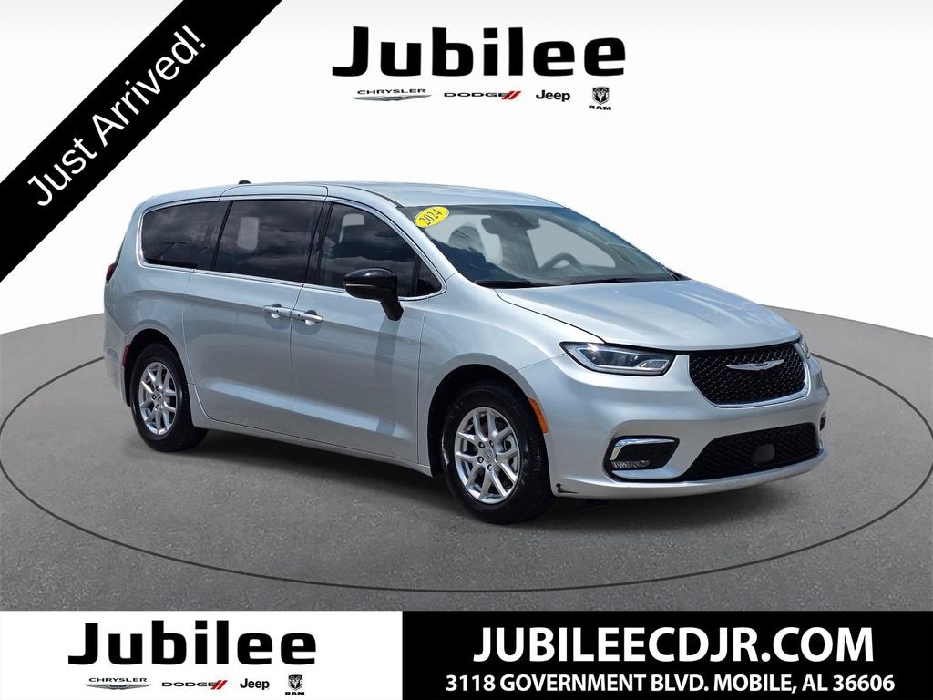 Used 2024 Chrysler Pacifica Touring L Minivan/Van
