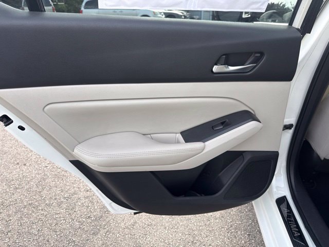 2019 Nissan Altima SV - Photo 35