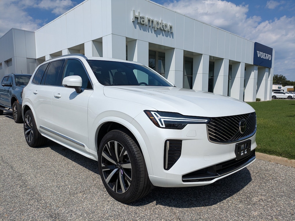 New 2026 Volvo XC90 plug-in hybrid T8 Core SUV