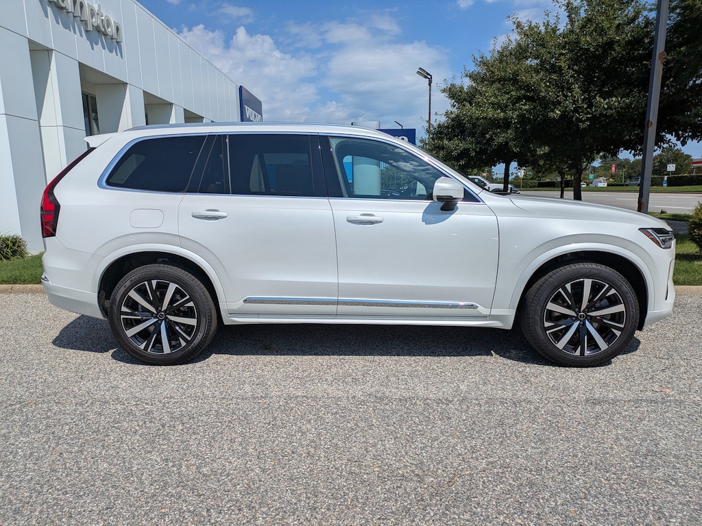 New 2026 Volvo XC90 plug-in hybrid T8 Core SUV