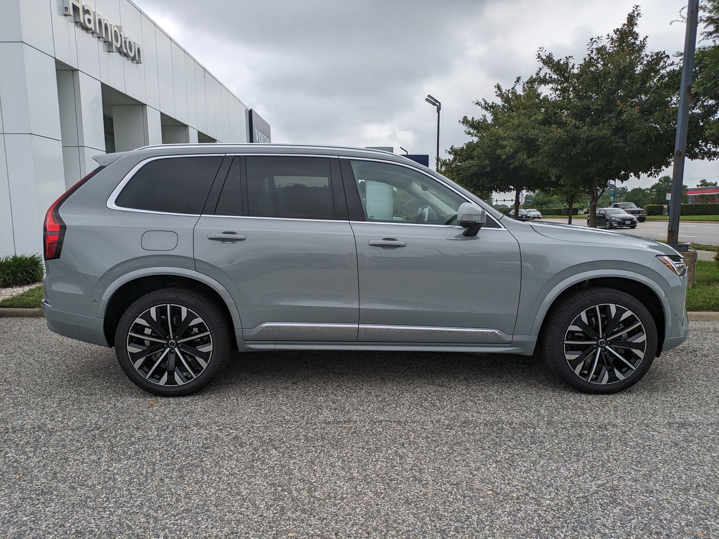 2026 Volvo XC90 Plus - Photo 3
